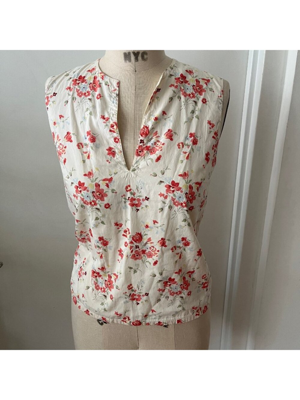 VTG A.P.C, Sleeveless Cream Floral Top Size Small